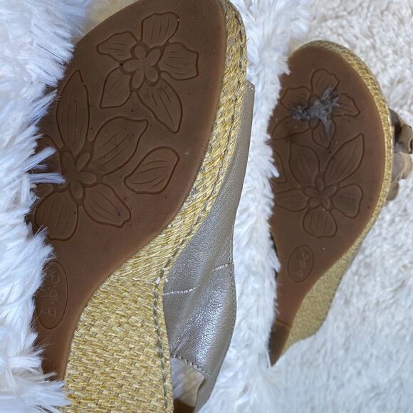 B.O.C. Wedge Sandal-size 9M  - Picture 7 of 8